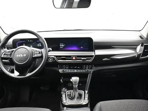 Used 2025 Kia Seltos S FWD image 19