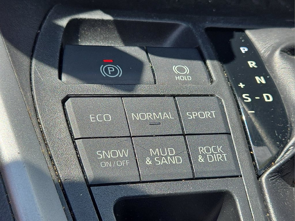 Used 2019 Toyota RAV4 LE w/ All Weather Liner Package AWD/4WD image 20