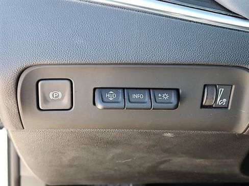 Used 2024 Buick Enclave Premium image 14