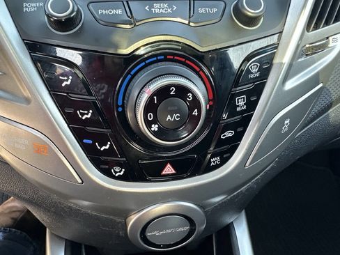 Used 2013 Hyundai Veloster w/ Style Pkg FWD image 27