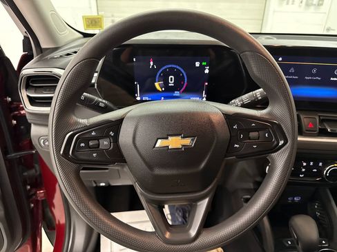 Used 2024 Chevrolet TrailBlazer LS w/ LS Convenience Package FWD image 14