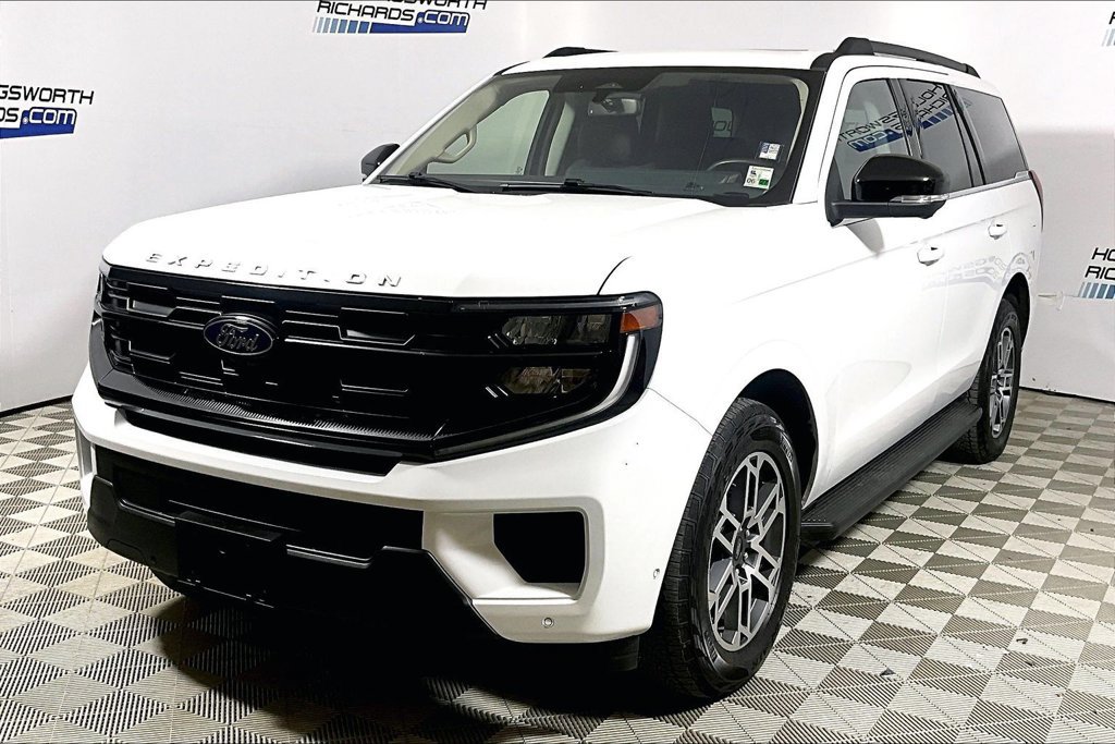 Certified 2025 Ford Expedition Active AWD/4WD image 1