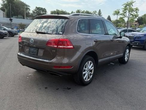 Used 2013 Volkswagen Touareg Sport AWD/4WD image 4