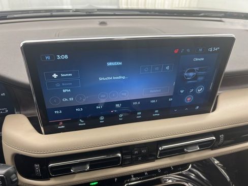 Certified 2022 Lincoln Nautilus Reserve image 17