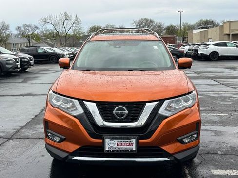 Used 2020 Nissan Rogue SL w/ Premium Package image 2