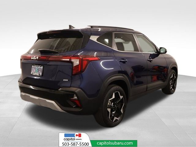 Used 2024 Kia Seltos EX AWD/4WD image 2