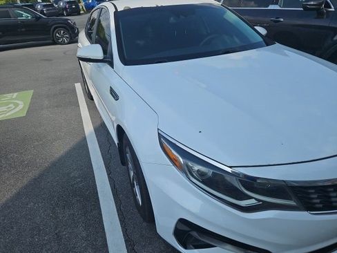 Used 2019 Kia Optima LX FWD image 2