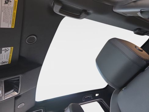 New 2026 Land Rover Discovery Sport Landmark image 30