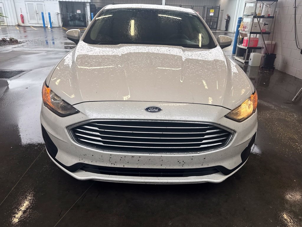 Used 2020 Ford Fusion SE FWD image 1