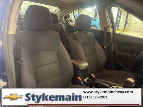 Used 2013 Chevrolet Cruze LT image 31