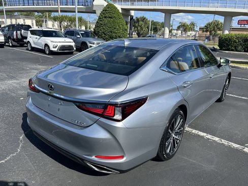 Used 2025 Lexus ES 350 w/ Premium Package image 11