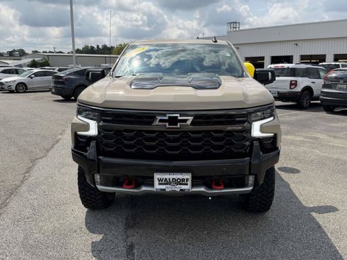 Used 2023 Chevrolet Silverado 1500 ZR2 w/ Technology Package AWD/4WD image 6