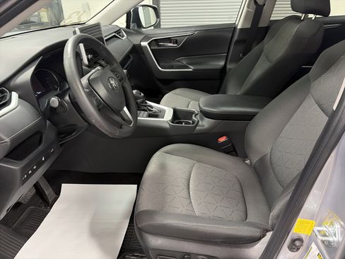 Used 2023 Toyota RAV4 XLE image 14
