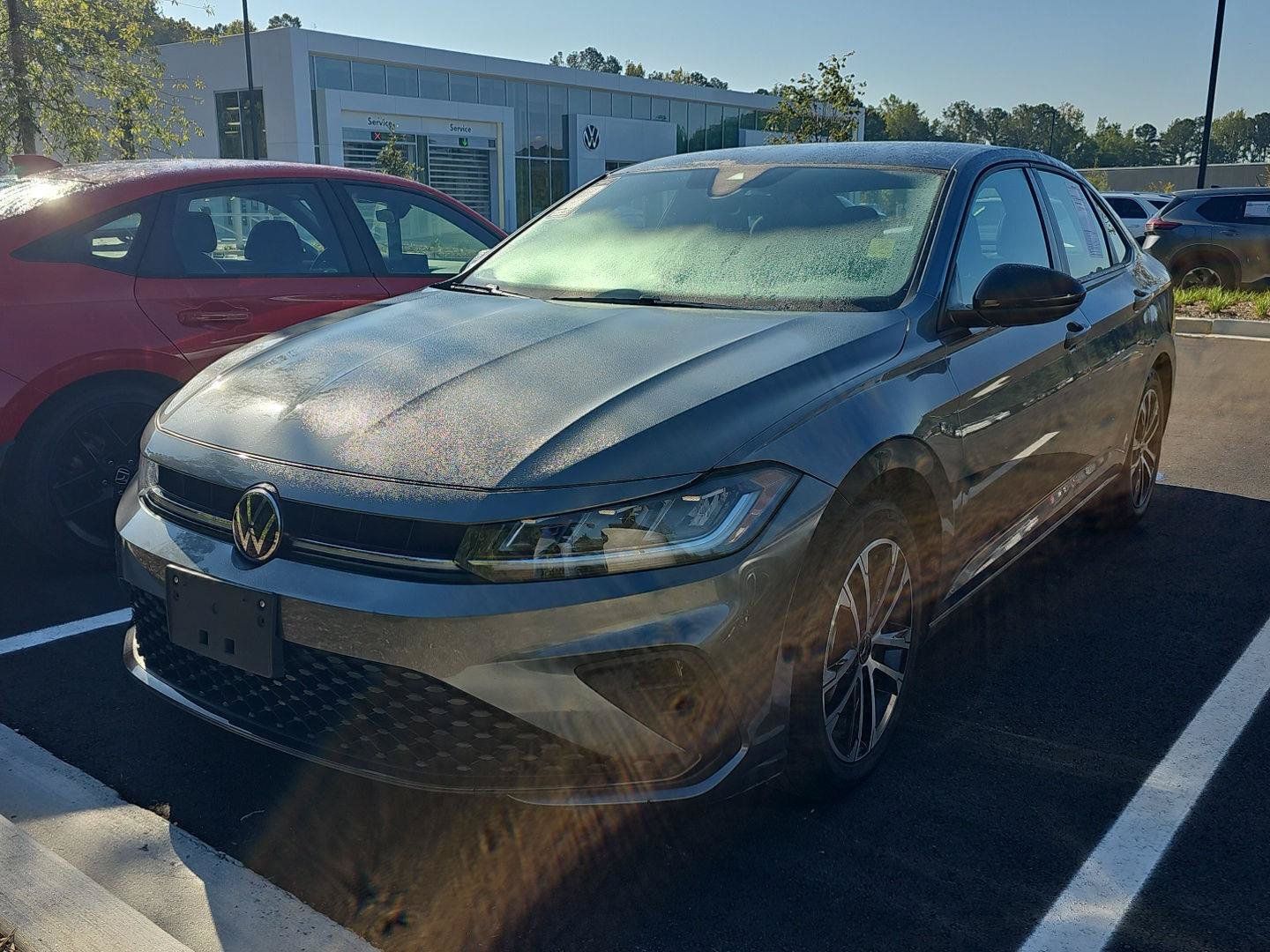 Used 2025 Volkswagen Jetta Sport FWD image 2
