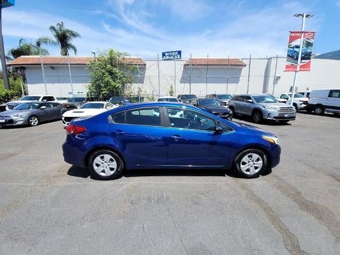 Used 2018 Kia Forte LX FWD image 9