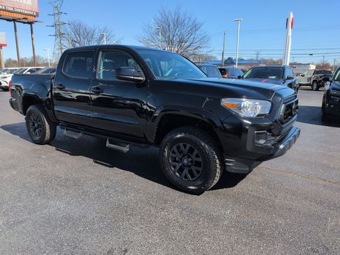 Used 2023 Toyota Tacoma SR image 7
