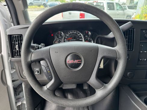 Used 2017 GMC Savana 3500 RWD image 7