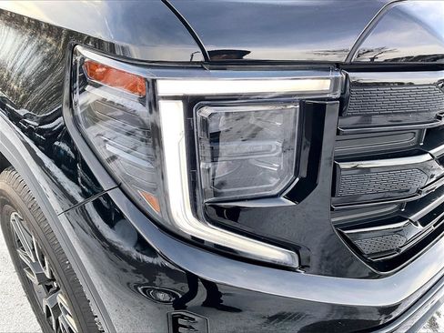 Used 2023 GMC Sierra 1500 Elevation image 30