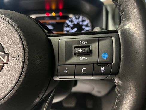 Used 2023 Nissan Rogue SL w/ SL Premium Package image 19