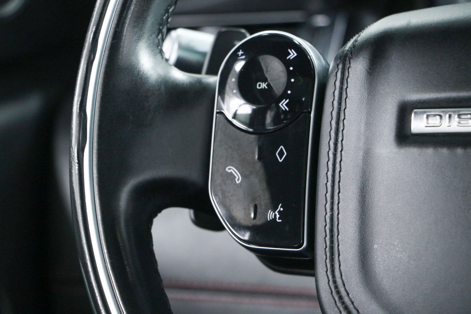 Used 2020 Land Rover Discovery Sport HSE R-Dynamic AWD/4WD image 13