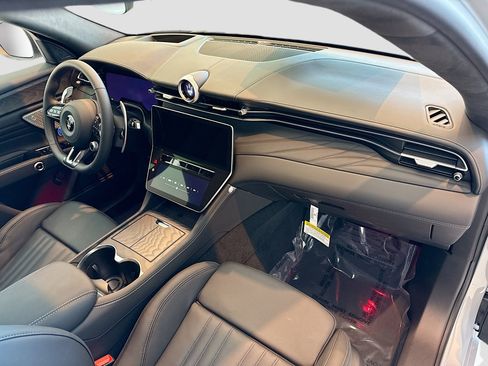 New 2025 Maserati Grecale Modena image 16