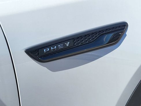 New 2025 MAZDA CX-70 Plug-In Hybrid w/ Premium Plus image 24