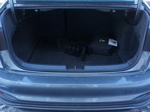 Certified 2023 Volkswagen Jetta SE w/ Panoramic Sunroof Package image 45