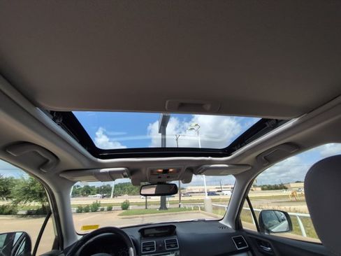 Used 2016 Subaru Forester 2.5i Touring w/ Eyesight & Navigation System AWD/4WD image 17