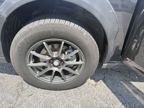 Used 2019 Subaru Crosstrek 2.0i Premium AWD/4WD image 17