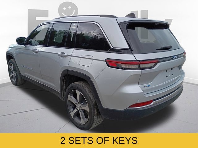 Used 2022 Jeep Grand Cherokee Limited 4xe w/ Luxury Tech Group II AWD/4WD image 7