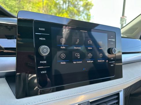 New 2026 Volkswagen Taos SE AWD/4WD image 9