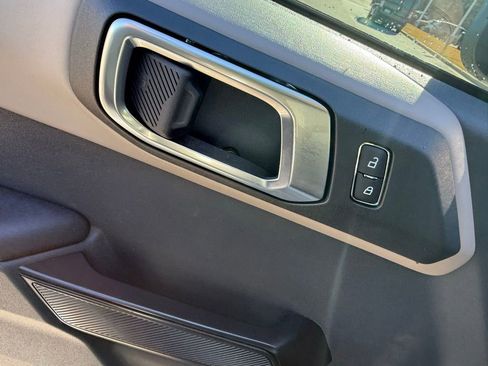 Used 2024 Ford Bronco Wildtrak image 11