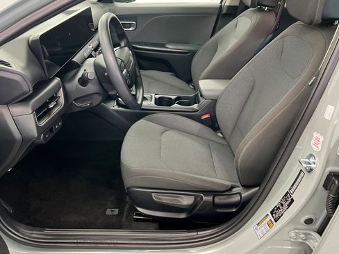 Used 2025 Kia K4 LXS image 18