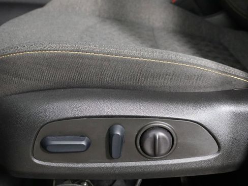 Used 2023 Chevrolet Equinox LT image 24