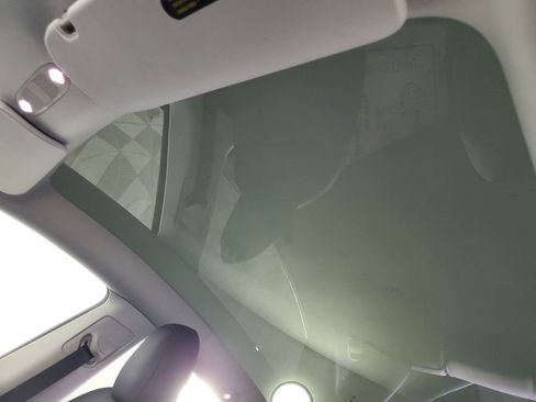 Used 2021 Tesla Model Y Long Range image 27