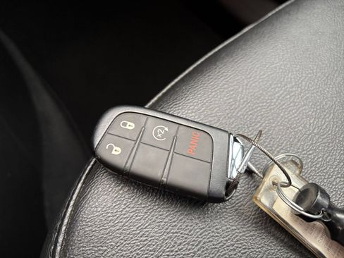 Used 2025 Jeep Compass Limited AWD/4WD image 21