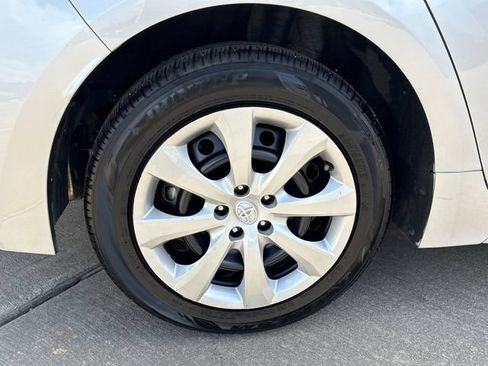 Used 2025 Toyota Corolla LE FWD image 28