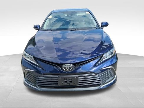 Used 2021 Toyota Camry LE FWD image 3