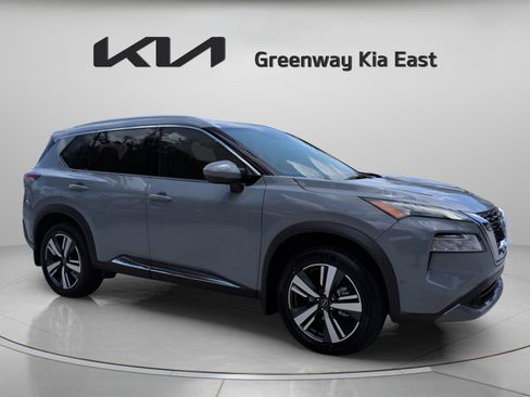 Used 2023 Nissan Rogue SL w/ SL Premium Package FWD image 3