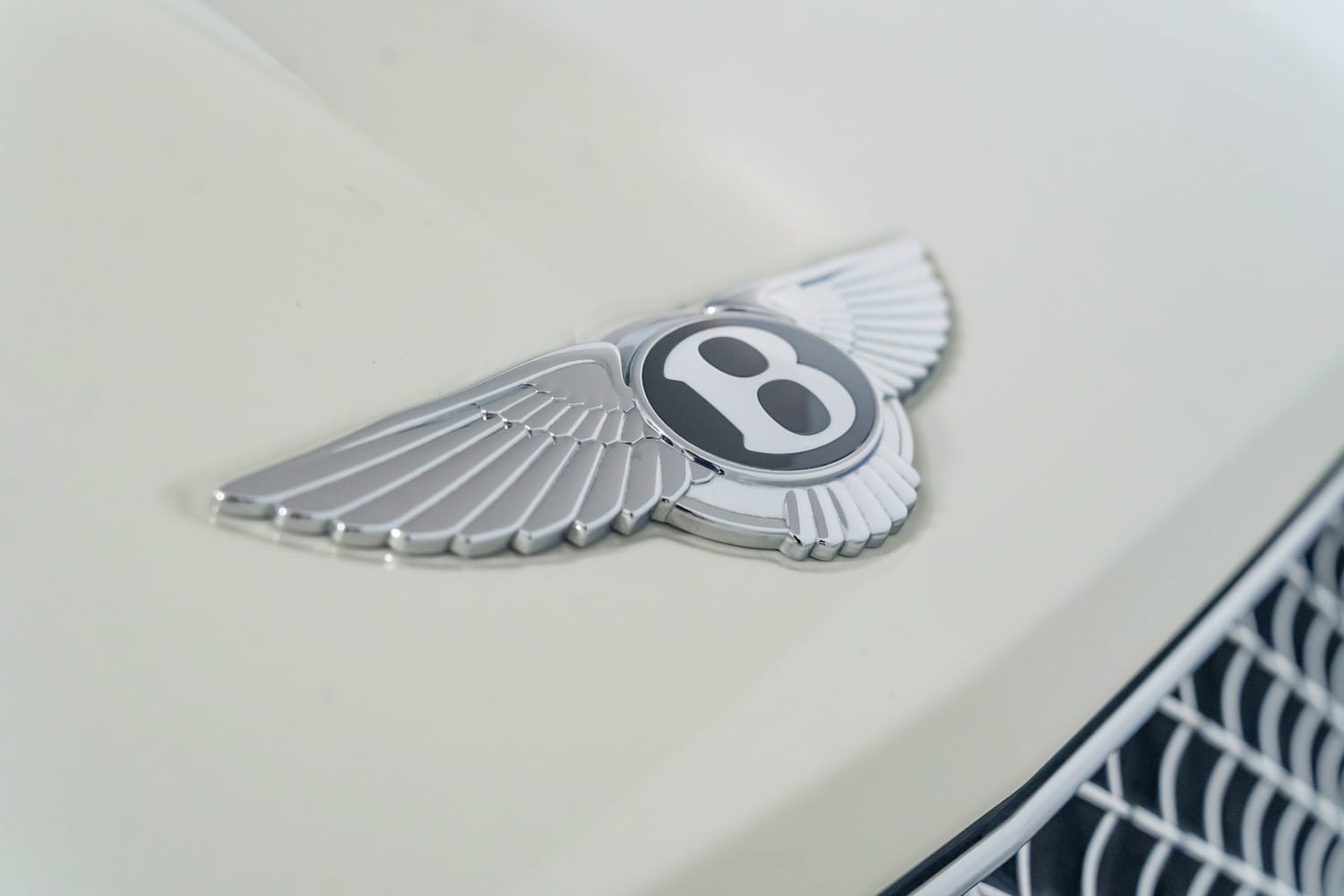 Used 2023 Bentley Bentayga AWD/4WD image 39