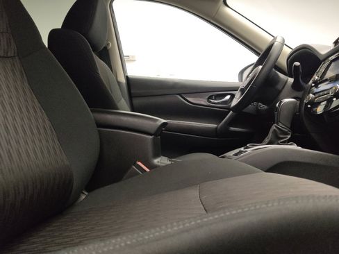 Used 2020 Nissan Rogue SV w/ Premium Package FWD image 21
