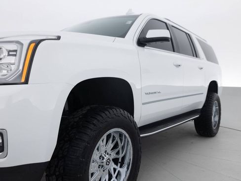 Used 2018 GMC Yukon XL SLT w/ Premium Edition AWD/4WD image 12