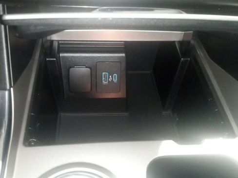 Used 2020 Ford Explorer XLT w/ Equipment Group 202A AWD/4WD image 6