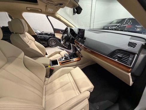 Used 2021 Audi Q5 Prestige w/ Prestige Package AWD/4WD image 42