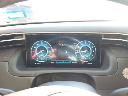 Used 2024 Hyundai Tucson Limited FWD image 11