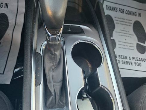 Used 2021 Chevrolet Malibu LT image 16