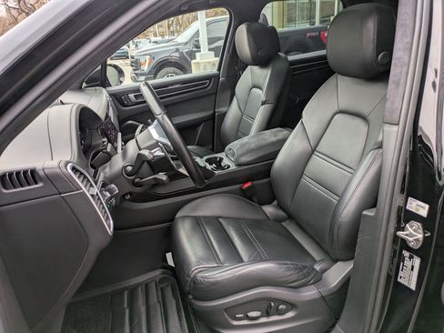 Used 2022 Porsche Cayenne GTS image 26