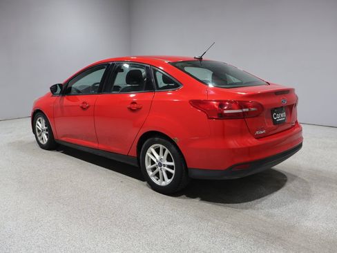 Used 2016 Ford Focus SE FWD image 4