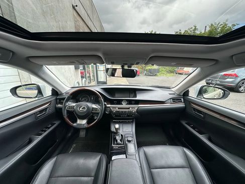 Used 2016 Lexus ES 350 w/ Premium Package w/Wood Trim image 13