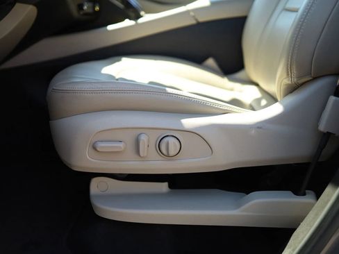 Used 2018 Buick Enclave Essence FWD image 12